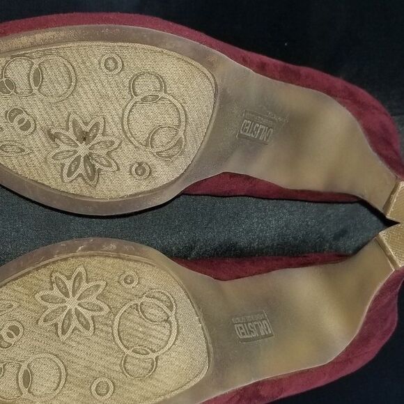 UNLISTED BY KENNETH COLE BURGUNDY SUEDE HIGH HEEL PUMP SHOE - Picture 12 of 15